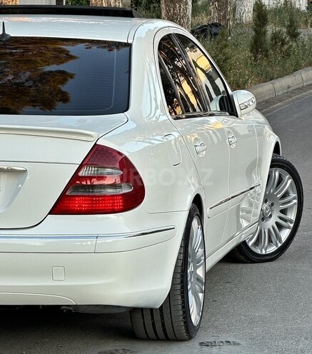 Mercedes E 240-12