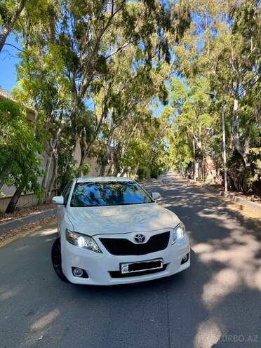 Toyota Camry-1