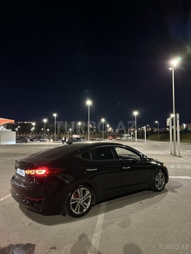Hyundai Elantra-5