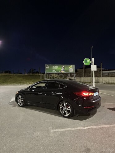 Hyundai Elantra-3