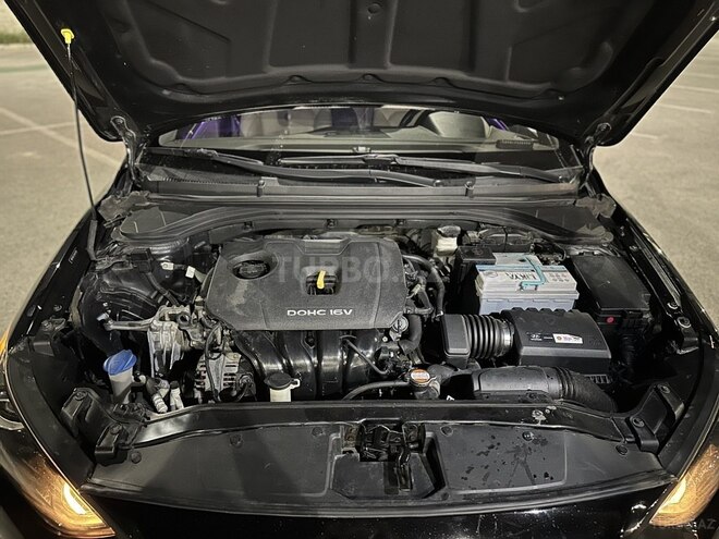 Hyundai Elantra-9
