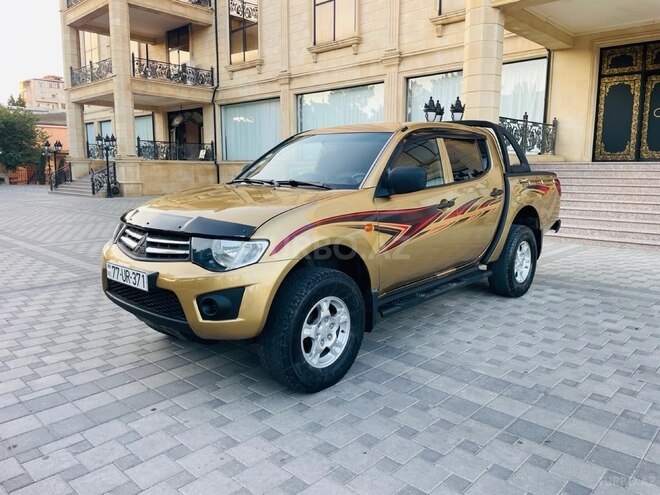 Mitsubishi L200-2