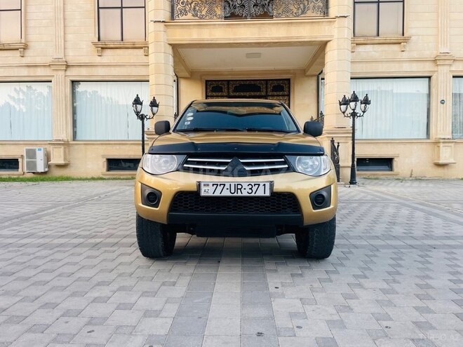 Mitsubishi L200-1