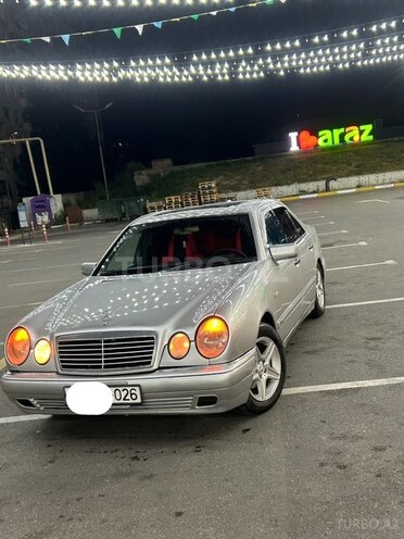 Mercedes E 230-1