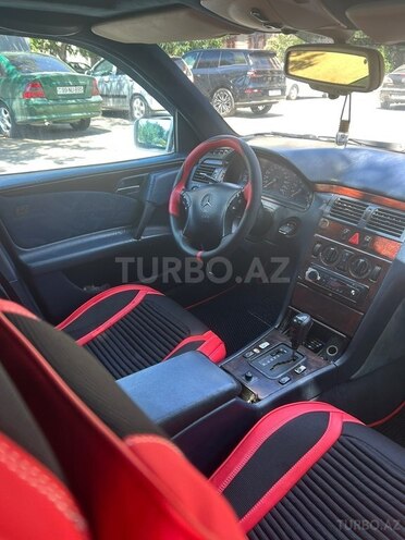 Mercedes E 230-3