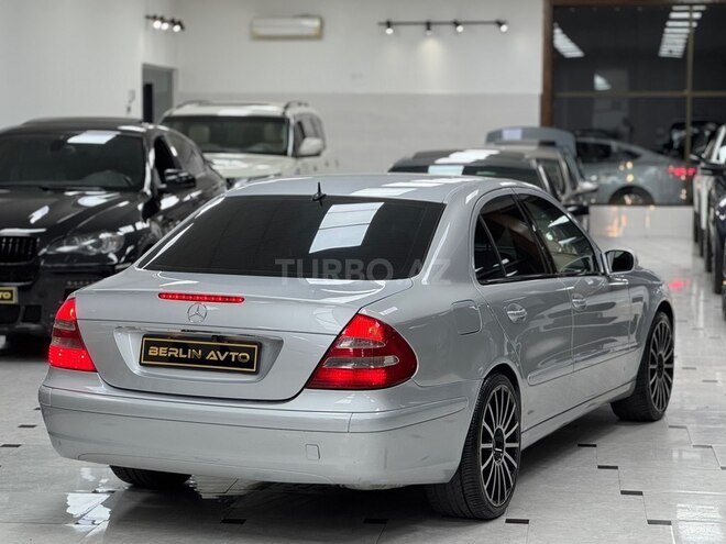 Mercedes E 200-10