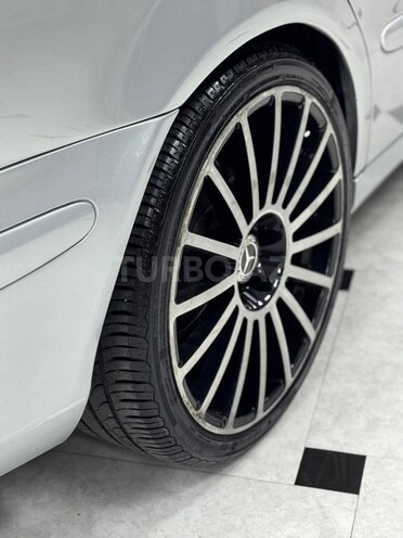 Mercedes E 200-13