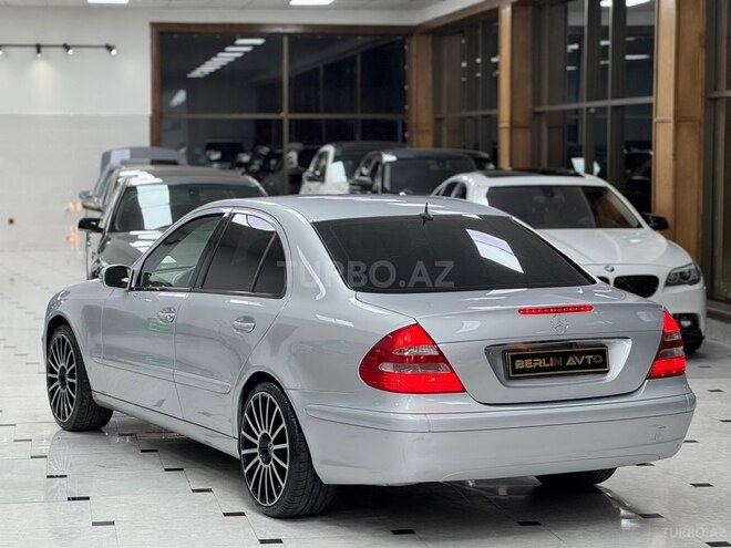 Mercedes E 200-28