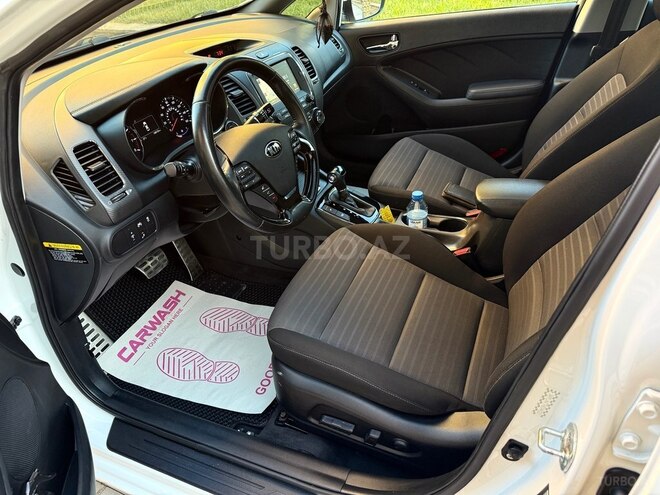 Kia Forte-10