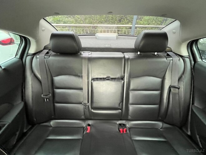 Chevrolet Cruze-12