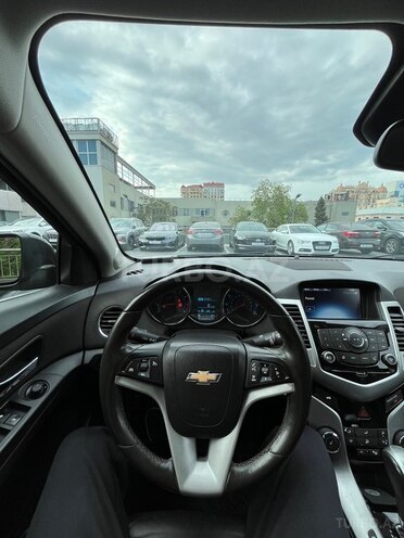 Chevrolet Cruze-10