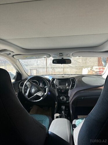 Hyundai Santa Fe-6