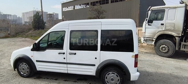 Ford Tourneo Connect-8