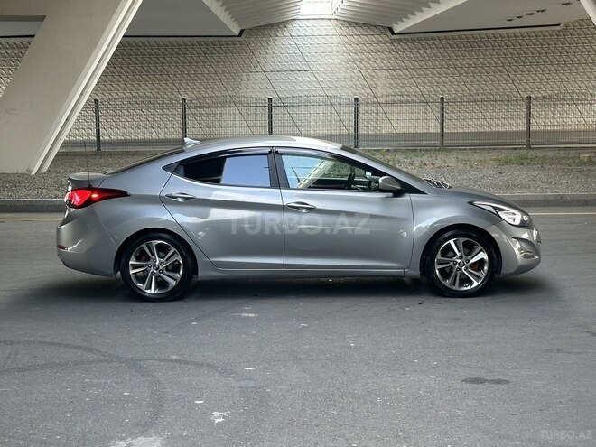 Hyundai Elantra-3