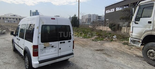 Ford Tourneo Connect-11