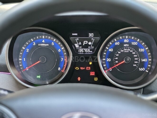 Hyundai Elantra-11
