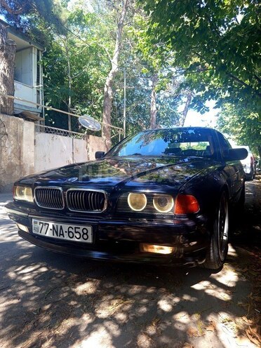 BMW 728-3