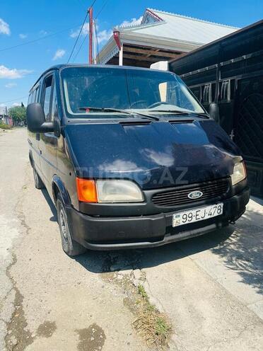 Ford Transit-1