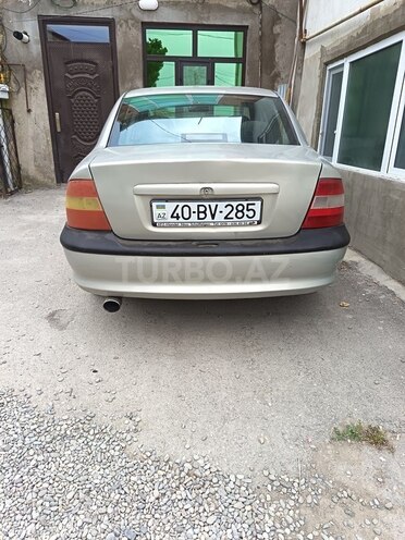 Opel Vectra-9