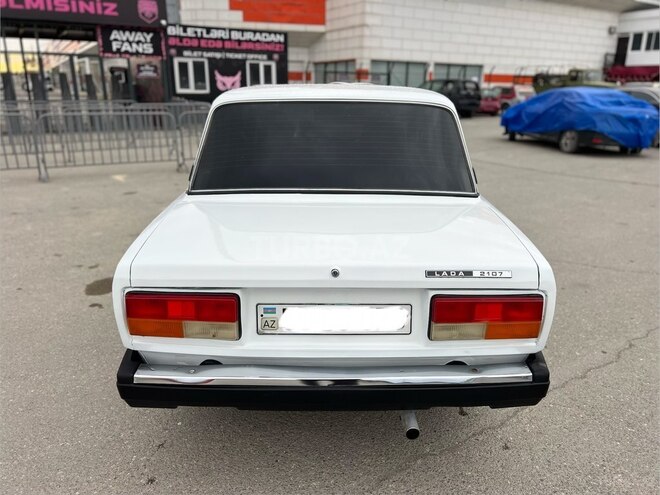 LADA (VAZ) 2107-2