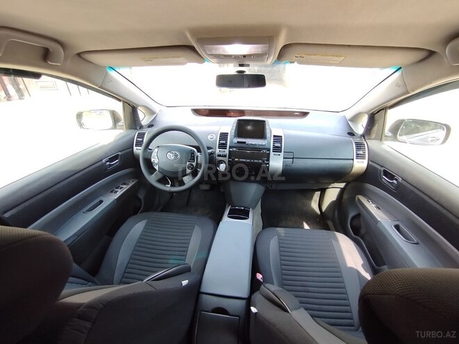 Toyota Prius-3