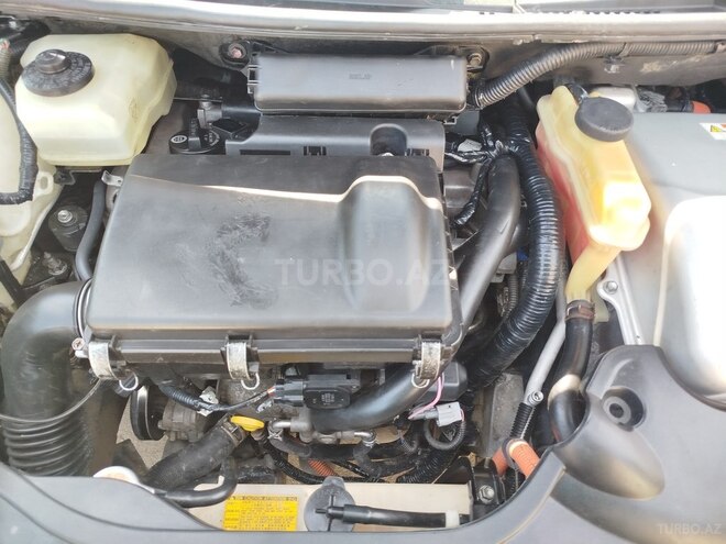 Toyota Prius-11