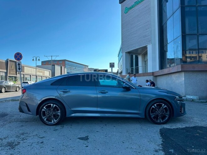 Kia K5-4