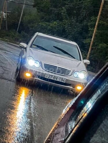 Mercedes C 240-1