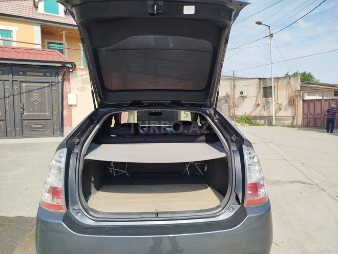 Toyota Prius-14