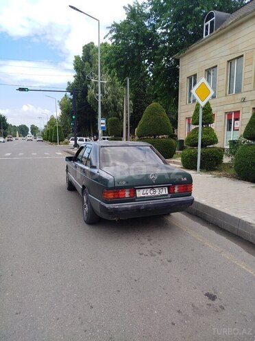 Mercedes 190-2