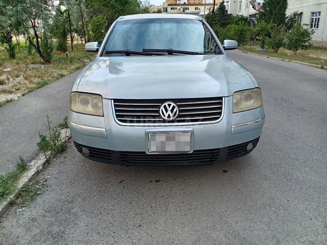 Volkswagen Passat-1