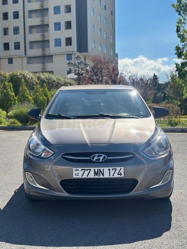Hyundai Accent-3