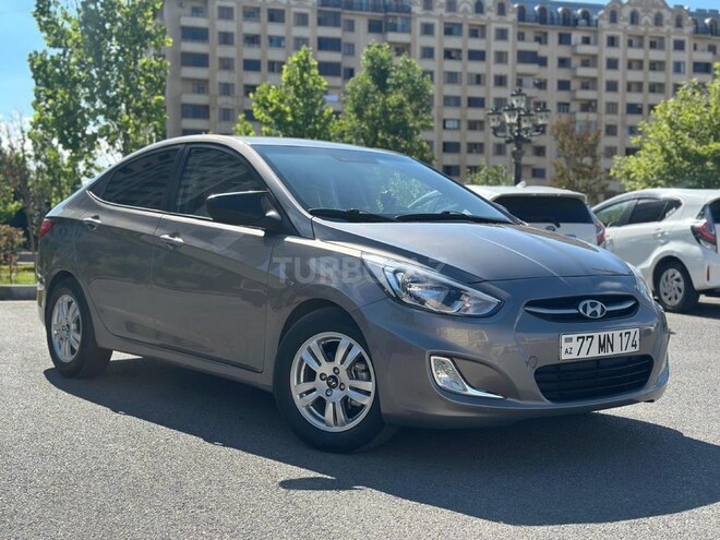 Hyundai Accent-2