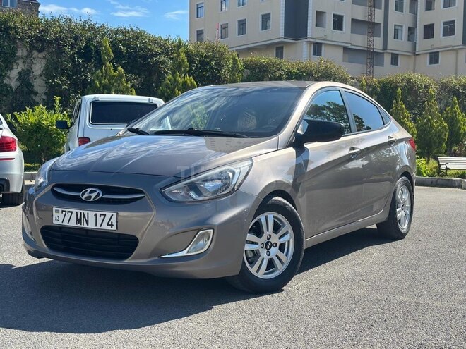 Hyundai Accent-1