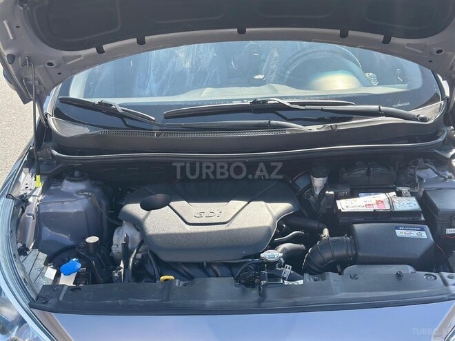 Hyundai Accent-13