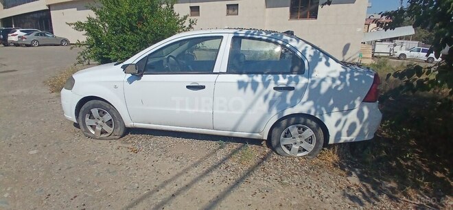 Chevrolet Aveo-5