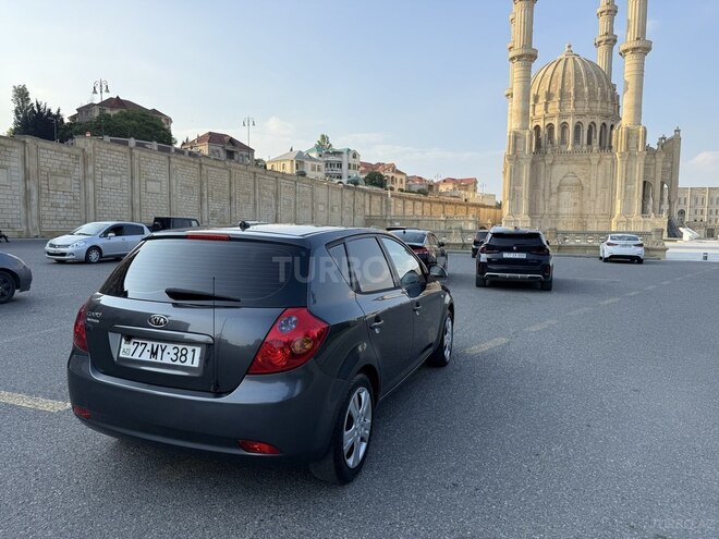 Kia Ceed-11