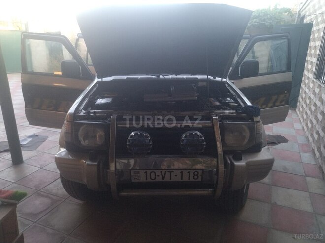 Mitsubishi Pajero-1