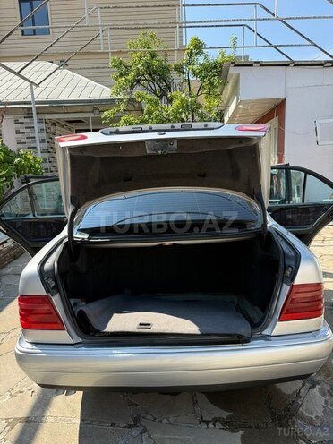 Mercedes E 290-8