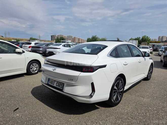 Changan Qiyuan A05-8