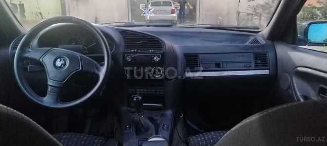 BMW 325-8