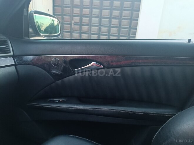 Mercedes E 320-8