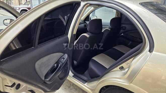 Nissan Sunny-10
