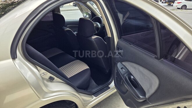 Nissan Sunny-12