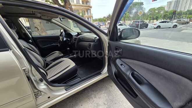 Nissan Sunny-9