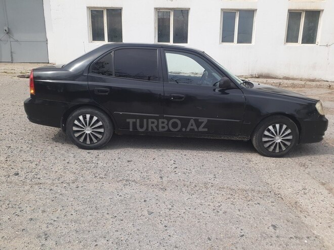 Hyundai Accent-10