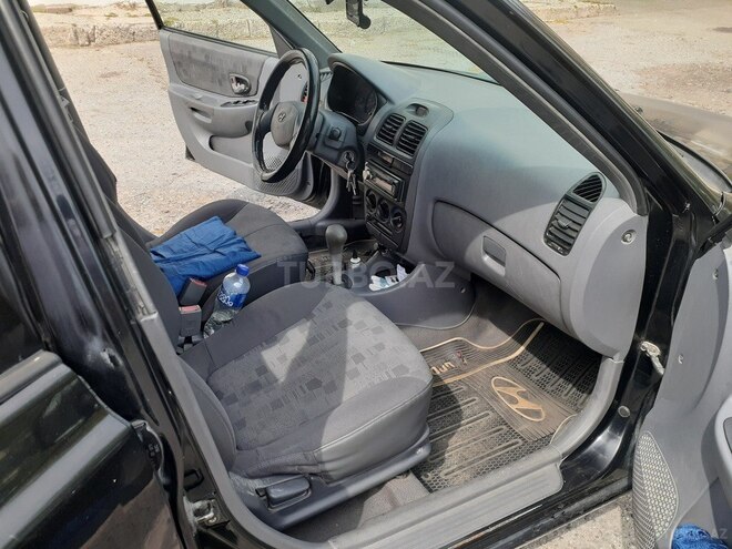 Hyundai Accent-3