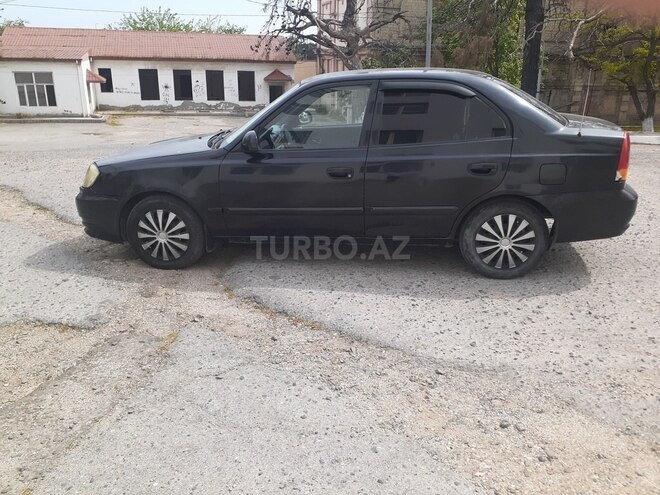 Hyundai Accent-6