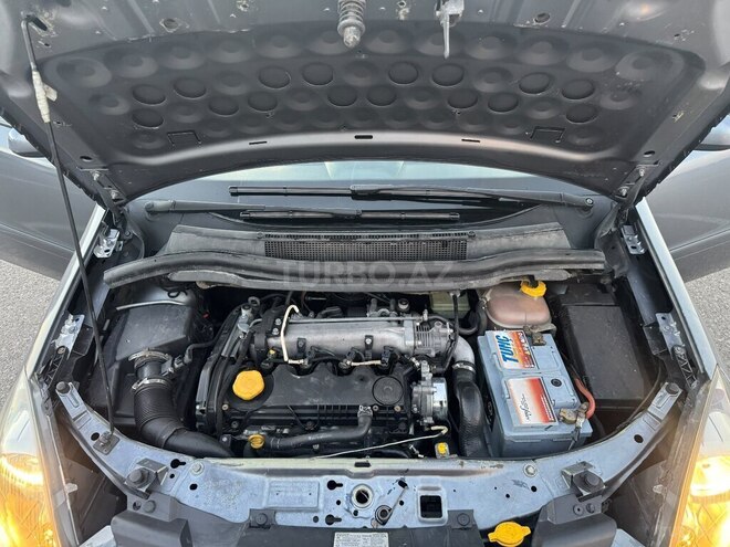 Opel Zafira-18