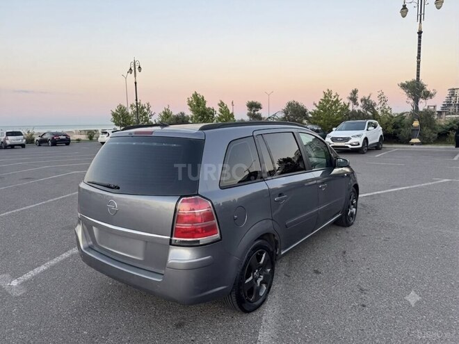 Opel Zafira-10